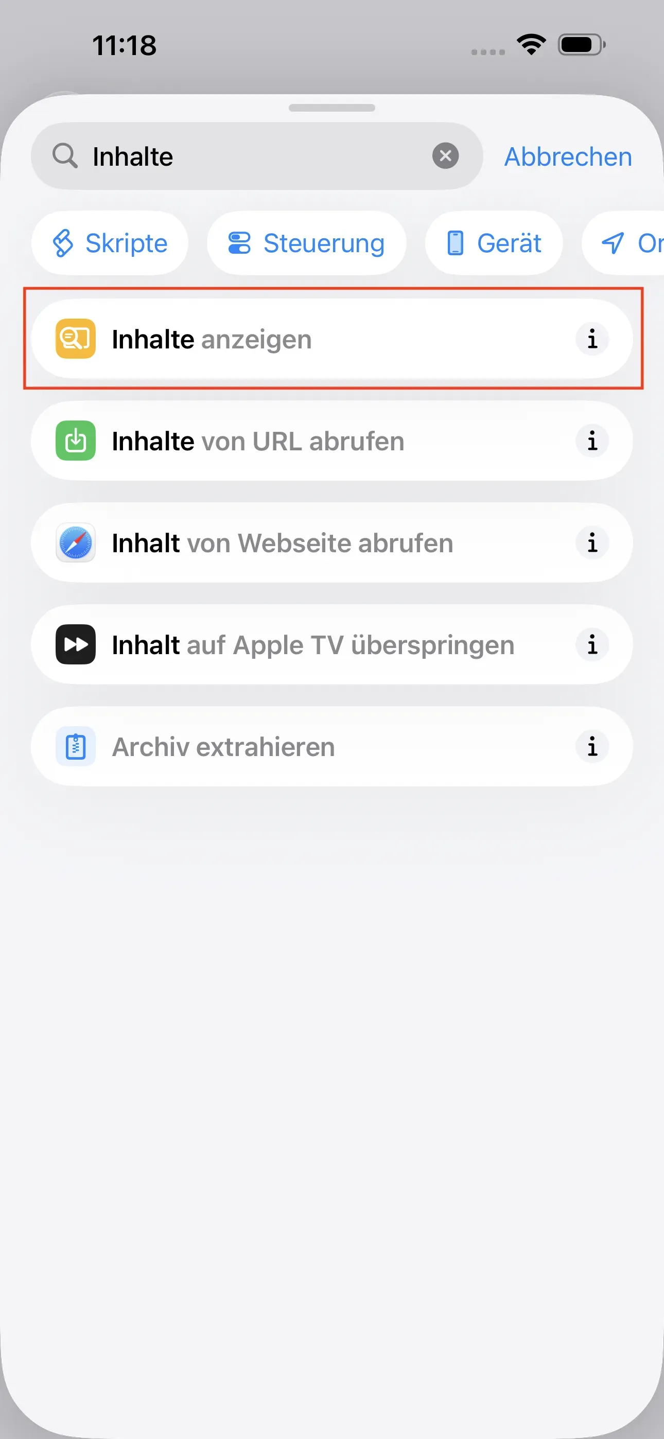 In der Suchleiste wird „Inhalte“ gesucht. Die Aktion „Inhalte anzeigen“ ist rot umrahmt.