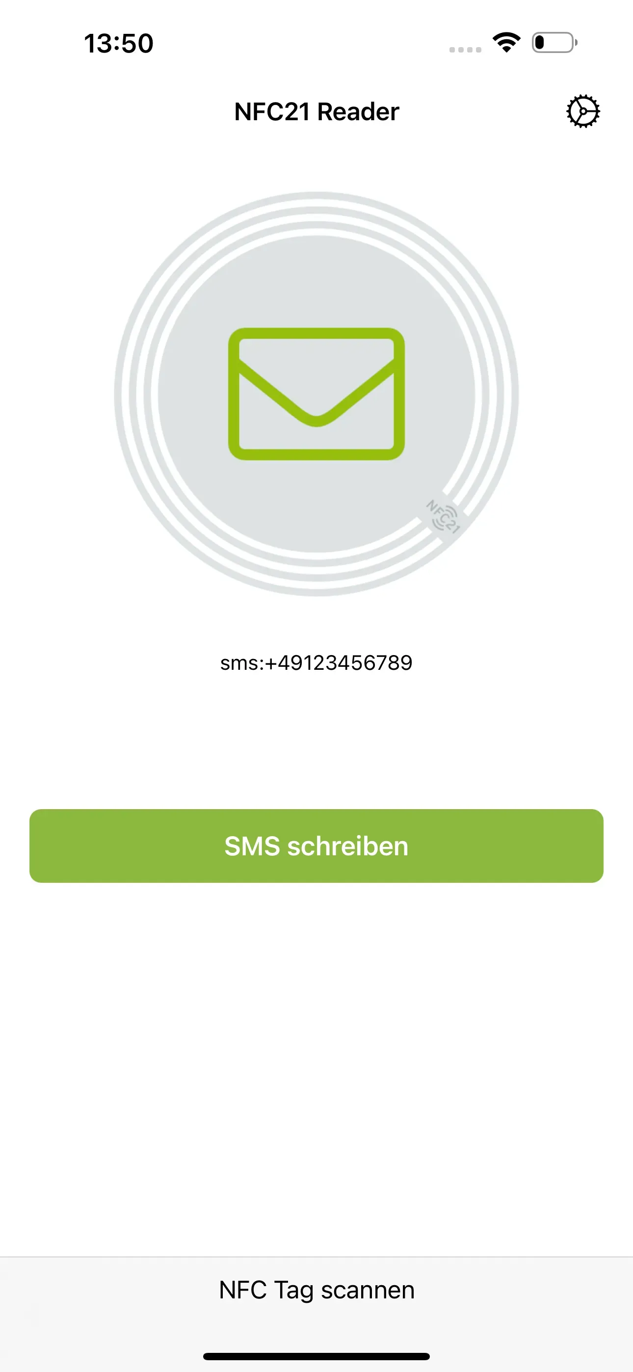 Beim Scan des NFC-Tags mit der NFC21 Reader App, erscheint die darauf gespeicherte Handynummer, die über SMS angeschrieben werden soll. Über den darunterliegenden Button „SMS schreiben” kann die SMS direkt verfasst werden.